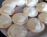 A picture of step 1 of Matar kachori.