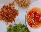 Hình bước làm 1 của món Gỏi gà hành tây