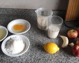 Foto del paso 1 de la receta: Torta baja de manzana y banana 🍌🍎