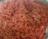 A picture of step 1 of Gajjar ka halwa.