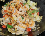 Foto del paso 3 de la receta: Lo mein noodles con salteado de camarones y vegetales