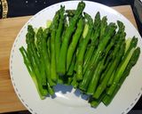 รูปขั้นตอนการทำที่ 1 ของ หน่อไม้ฝรั่งเห็ดหอมเจ #กินผักรักสุขภาพ6