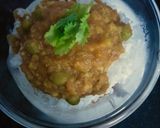 A picture of step 2 of Rice bowl curry.
