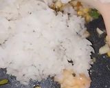 Foto langkah ke 3 dari resep Nasi goreng udang jagung.