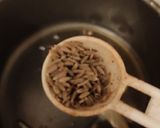 A picture of step 2 of Tawa pulao.