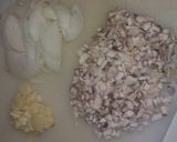 Foto del paso 1 de la receta: Salchichas especiadas con vino