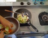 A picture of step 3 of Sukiyaki Sauce Fried Rice.