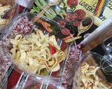 Pas rețetă Spaghete din clătite cu mix de fructe și topping de caramel 2 fotografie