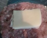 Foto del paso 5 de la receta: Hamburguesa rellena de muzzarella con vegetales y huevo KETO