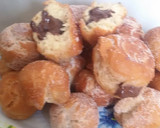 Foto del paso 5 de la receta: Buñuelos de sabor fresa y chocolate