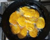 A picture of step 3 of Aloo ke Pakoray.