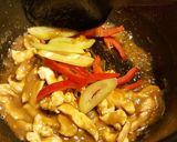 รูปขั้นตอนการทำที่ 3 ของ ไก่ผัดพริกแกงเขียวหวาน+ข้าวไรซ์เบอรี่