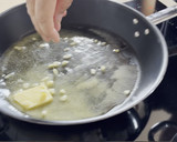 Foto del paso 2 de la receta: Tallarines con cherrys y mantequilla de anchoas
