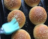 Gambar langkah 11 resipi Burger Ayam.
