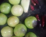 Foto del paso 1 de la receta: Salsa roja con tomate verde (con 4 ingredientes)👌👌