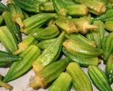 صورة لخطوة 3 من وصفة تفريز الباميه زي الفريش