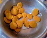 पूरी (Puri recipe in hindi) रेसिपी चरण 2 फोटो