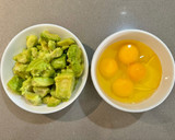 鮮蝦酪梨佐麵包 / 簡單早午餐的食譜步驟3照片