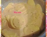 A picture of step 4 of Aloo k pakoray.