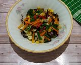 Foto langkah ke 4 dari resep Tumis sayur pelangi.