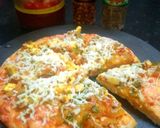 देसी वेज चीज़ पिज़्ज़ा (Desi veg cheese pizza recipe in Hindi) रेसिपी चरण 4 फोटो