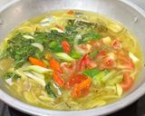 Foto langkah ke 4 dari resep Sup Ikan Kuwe.