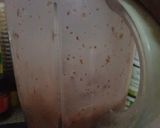 A picture of step 2 of Raisins cranberry juice.