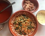 Foto del paso 1 de la receta: Pasta de dinosaurios con atún y tomate