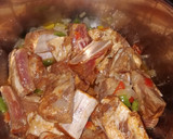 Foto del paso 2 de la receta: Costillas adobadas con patatas picantes