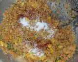 A picture of step 3 of Oats upma.
