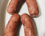 Foto del paso 1 de la receta: CHORIZOS DE CERDO (rellenos de morrón🫑🌶 y provolone🧀) AL VERMOUTH 🥓🥘🥓