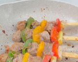 Foto langkah ke 3 dari resep Sate Saikoro Paprika 🍢.
