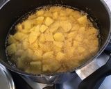 Une image de l'étape 3 de Pommes de terre gratinées au pecorino,ail et persil.