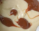 Foto del paso 2 de la receta: Budín de yogur y dulce de leche🧉
