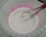 Foto langkah ke 3 dari resep Bolu Kukus Gula Merah no telur no mixer.