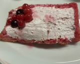 Foto del passaggio 3 della ricetta Charlotte in rosa ai frutti di bosco
