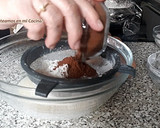 Foto del paso 7 de la receta: Bizcocho de Chocolate con Corazón Tierno