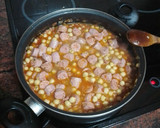 Foto del paso 5 de la receta: Garbanzos con longaniza fresca y huevos fritos