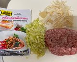 A picture of step 2 of Thai Gaprao Rice (Readymade sauce).