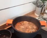 Foto del paso 3 de la receta: Pollo en salsa de almendras garrapiñadas