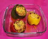 Foto del paso 7 de la receta: Pimientos tricolor rellenos de boloñesa al horno