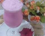 A picture of step 3 of Rose 🌹lassi.