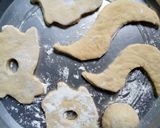 A picture of step 9 of Amoebic shape doughnut.