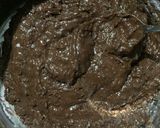 Foto langkah ke 3 dari resep Muffin Coklat Super Nyoklat | Kilat | No Mixer.
