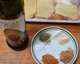 Foto del paso 1 de la receta: Muslos rostizados en freidora de aire