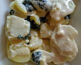 Foto del paso 8 de la receta: Huevo en nido de papas a la crema de albahaca!