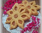 Foto langkah ke 14 dari resep Donat Bunga Sosis Gurih Renyah ala Violet Azalea.