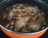 Foto del paso 2 de la receta: Pollo al vino tinto
