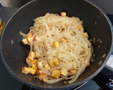 Foto langkah ke 5 dari resep Pad Thai (ผัดไทย) - Kwetiau goreng Thailand.