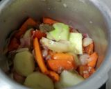 বাঙালি স্টাইল সবজি -মুরগির স্ট‍্যু      (Bangali style Sobji-murgir stew recipe in bengali) রেসিপির ধাপ 2 ছবি